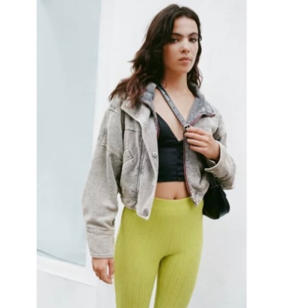 NEW BDG Dakota Corduroy Cropped Bomber Jacket. Size XS in Slate - Picture 3 of 3